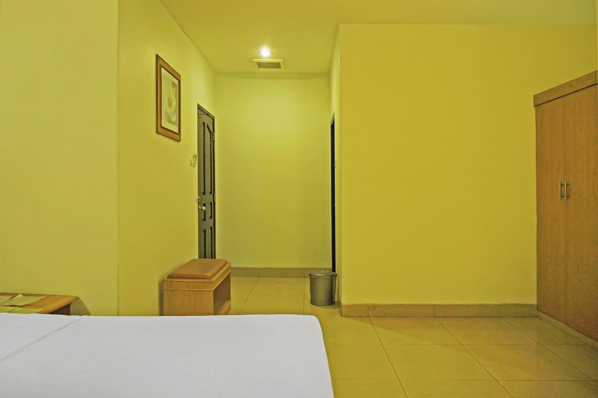 Super Oyo Collection O 92690 Hotel Limas Palembang Luaran gambar